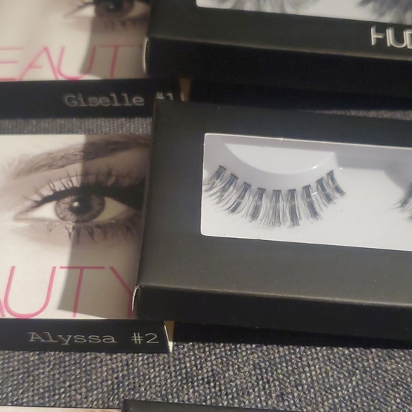 Huda Beauty Lashes (Choose your Style) - Picture 5 of 8